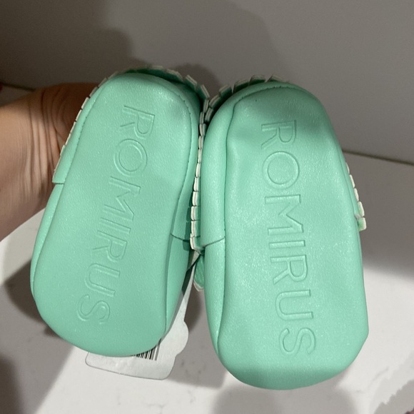 Romirus baby shoes Moccasins bows fringe 2 pairs NWT mint & shimmery pink size 2 - Picture 11 of 11
